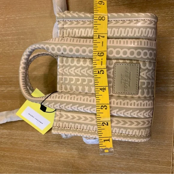 Marc Jacobs Beige Logo Mini Bag. Top handle and crossbody - Picture 7 of 14